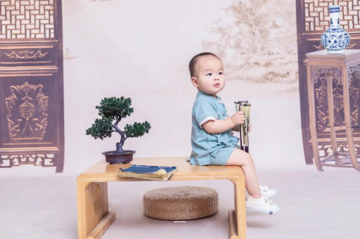 龙口2个月宝宝吃手正常吗